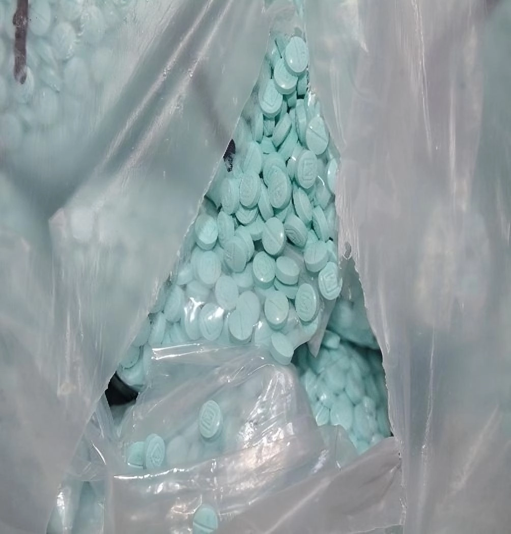 La destrucción de todo este material se realizó en las instalaciones de una empresa especializada en Culiacán, Sinaloa. En la imagen, pastillas de fentanilo. Foto cortesía FGR 