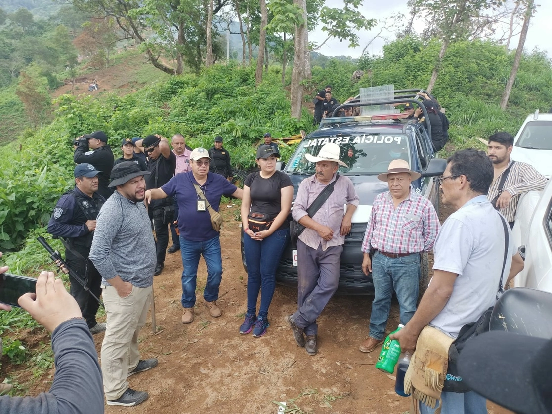 Policías destruyeron 46 chozas y cabañas en los predios restituidos en el municipio de Ocozocoautla, informó la Fiscalía de Chiapas. Foto La Jornada