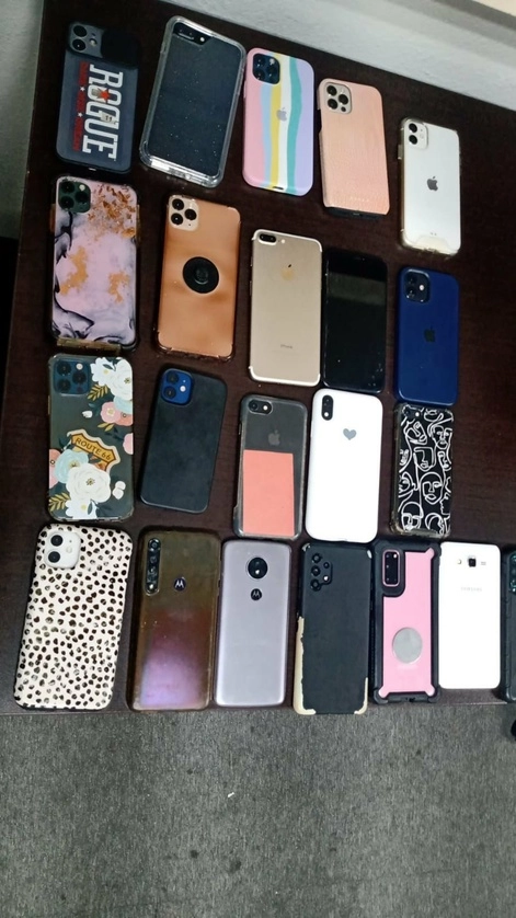 En la imagen, los celulares robados durante el Festival Pa’l Norte realizado en NL. Foto La Jornada