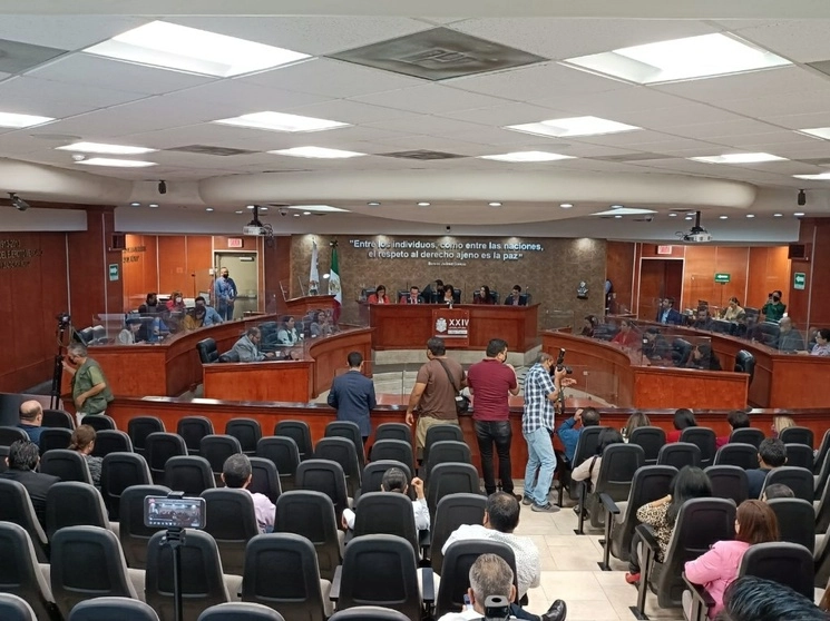 Sesión de trabajo en el Congreso de Baja California. Foto tomada de X @congresobc / Archivo