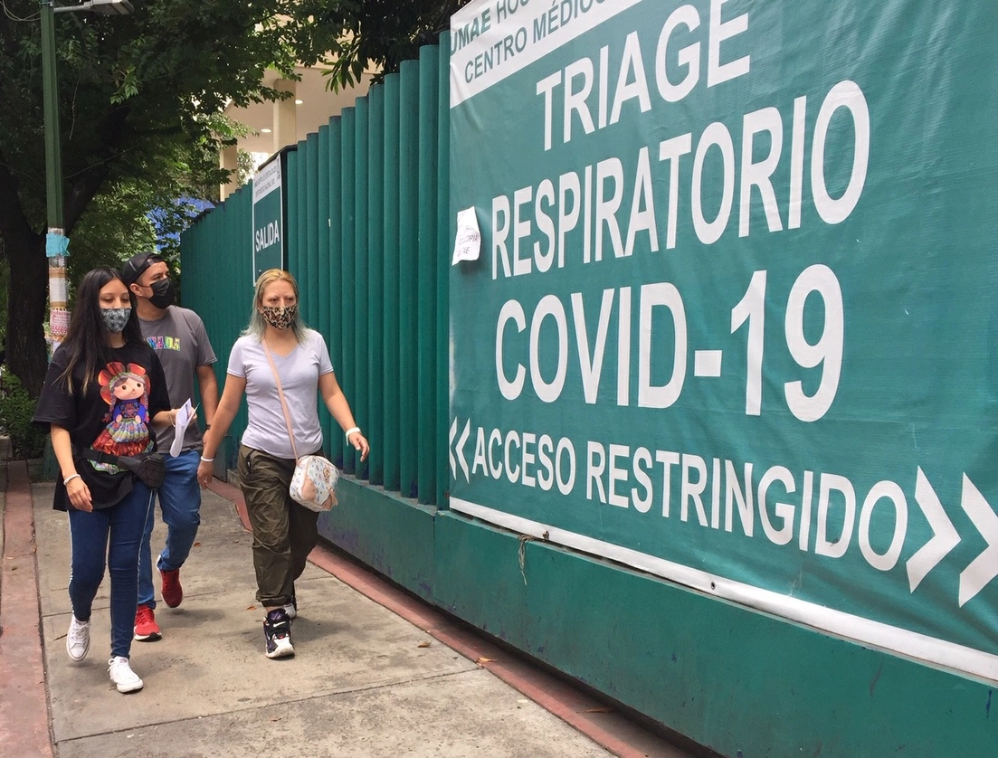 La Secretaría de Salud de Coahuila confirmó tres casos de la variante Delta de Covid-19 en el estado. En la imagen, el exterior del Centro Médico Nacional Siglo XXI en la capital del país. Foto Guillermo Sologuren / Archivo