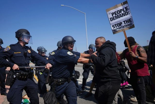 Manifestantes durante una protesta en Los Ángeles, California. Foto 