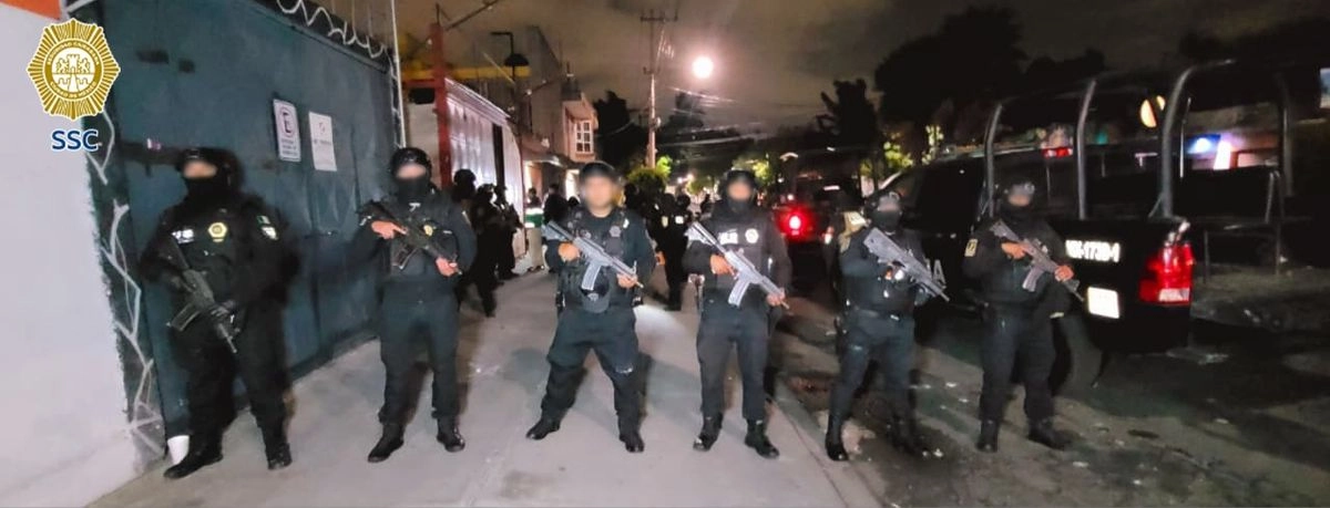 Dos sujetos de origen sudamericano fueron detenidos durante un cateo de la SSC en la alcaldía Venustiano Carranza en la CDMX. Foto 