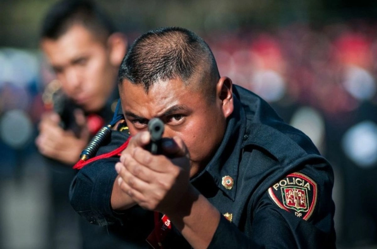 Elemento de la Policía Bancaria e Industrial de la CDMX. 