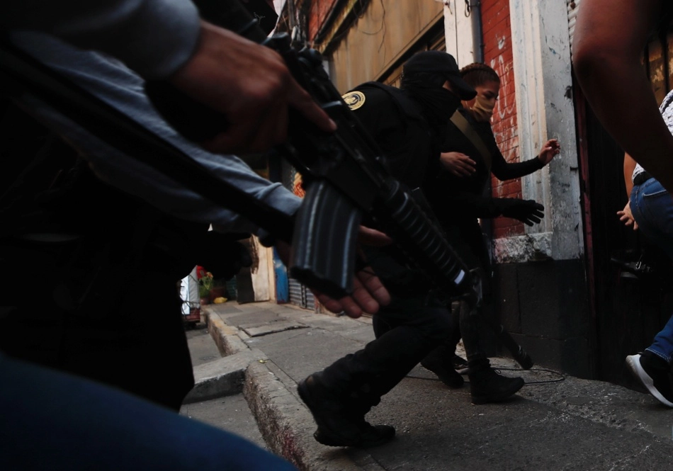 Operativo policiaco en Tepito. Foto Víctor Camacho/ Archivo