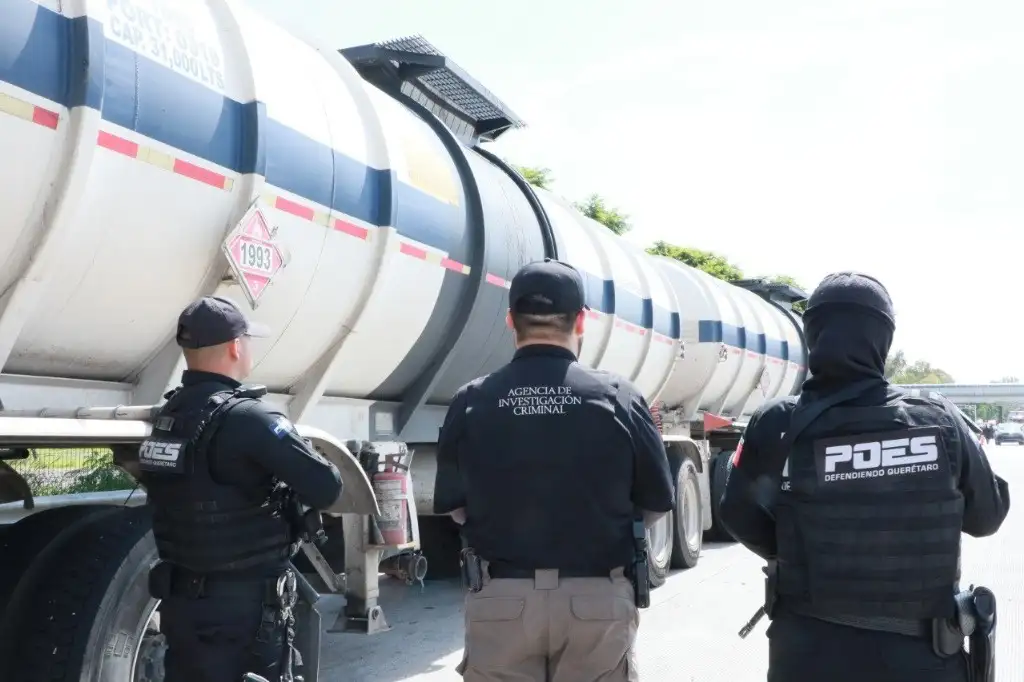 Policía Estatal de Querétaro informó del operativo en casetas del estado, así como del aseguramiento. Foto Tomada de X @POESQro