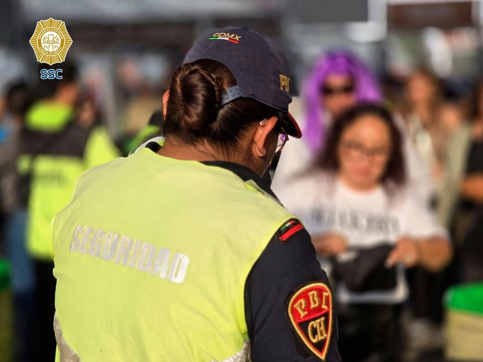 Alrededor de 30 personas fueron detenidas por policías de la SSC por incurrir en la reventa de boletos para el partido de futbol entre el América y Tigres. Foto 