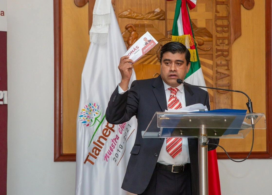 El contralor Interno del OPDM, Germán Sánchez Salas, presentó una denuncia ante la FGJEM), por la sustracción ilegal del padrón de usuarios y uso de los datos personales de los contribuyentes del OPDM, el 18 de febrero de 2021. Foto La Jornada