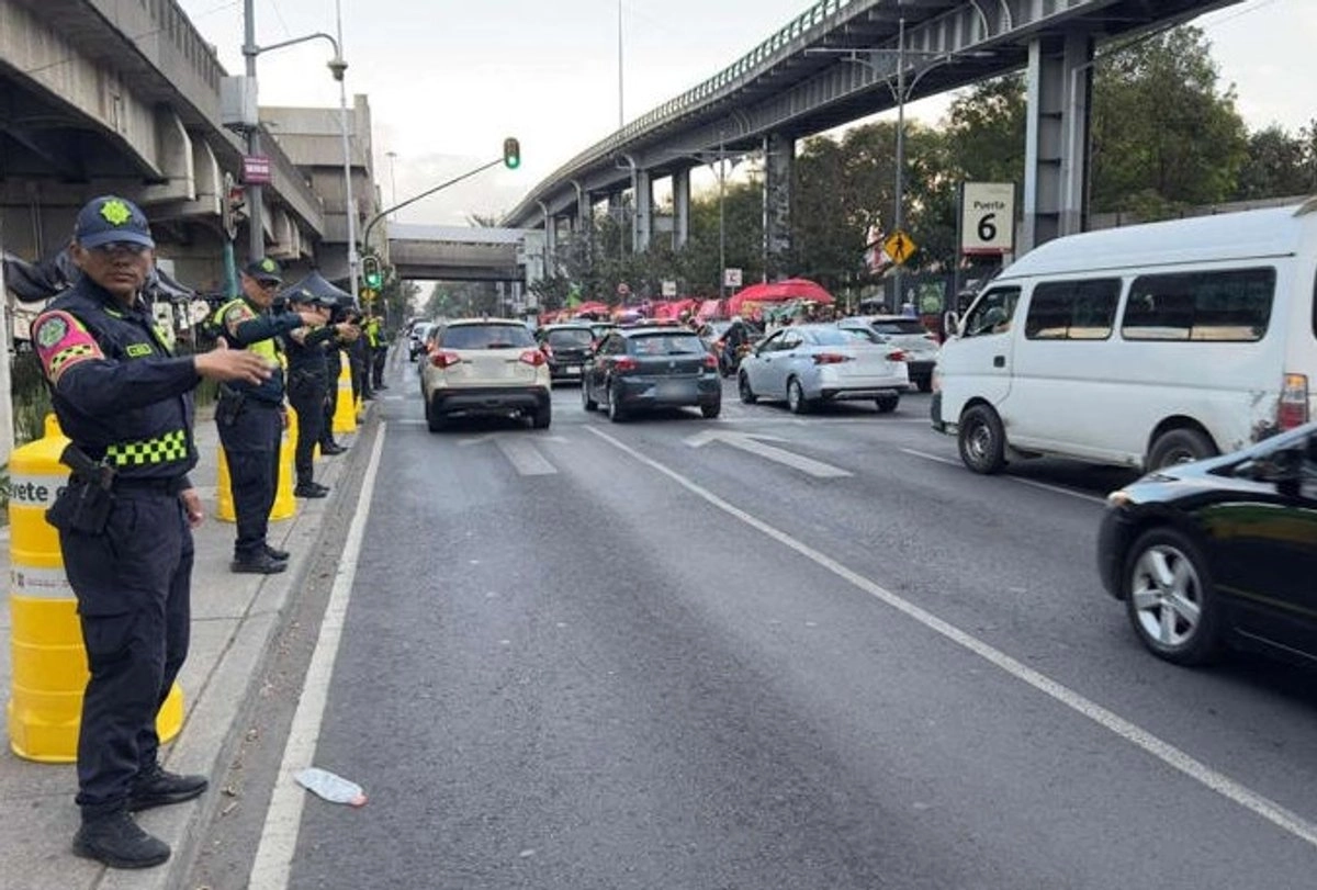 En las inmediaciones del Estadio GNP fue detenido un sujeto que se dedicaba a asaltar a transeúntes. Foto 