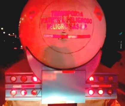 La pipa transportaba 27 mil litros de gas LP. Imagen cortesía de la Guardia Nacional