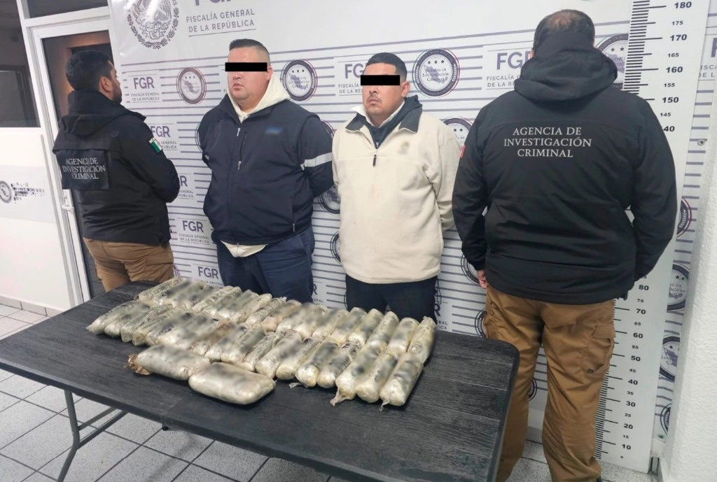 Se detuvieron a dos hombres por transportar paquetes con casi 20 kg de fentanilo y heroína en Sonora. Foto tomada de X @OHarfuch