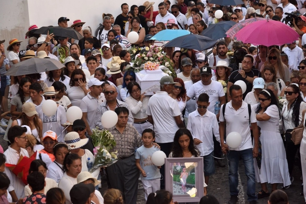 Funeral de la menor Camila, asesinada en Taxco, Guerrero. Foto Cuartoscuro.
