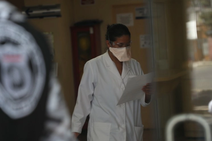 Personal médico del Instituto Nacional de Enfermedades Respiratorias en la CDMX. Foto María Luisa Severiano