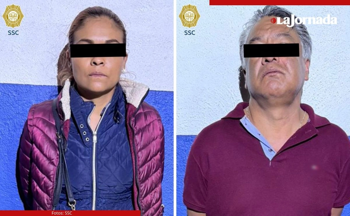 A la mujer de 35 años y al hombre de 51 años, les realizaron una revisión preventiva y les aseguraron un arma de fuego tipo subametralladora, un arma corta 22 cartuchos útiles, 65 bolsitas transparentes con marihuana, 50 bolsas pequeñas de plástico color negro con crystal, una cartera color negro con varias tarjetas bancarias, identificaciones y tres teléfonos celulares.