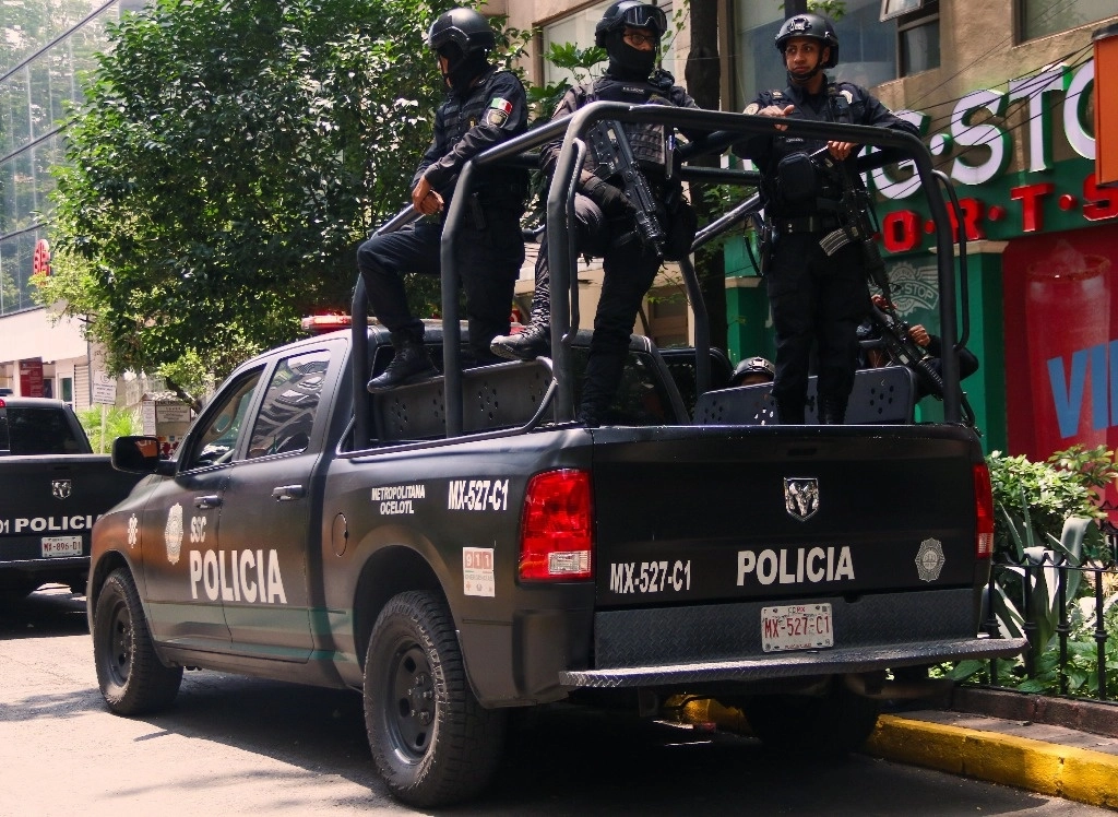 Policías capitalinos realizan patrullajes por las principales calles de la Ciudad. Foto Cuartoscuro