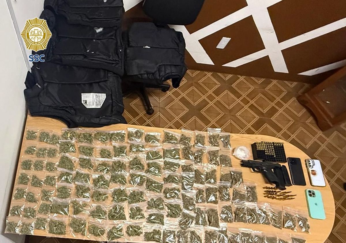 在科约阿坎逮捕两名涉嫌贩卖毒品人员