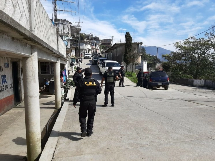Sedena, Fiscalía General del Oaxaca, Guardia Nacional y la FGR participaron en el operativo en Huautla de Jiménez, Oaxaca. Foto Twitter @FISCALIA_GobOax
