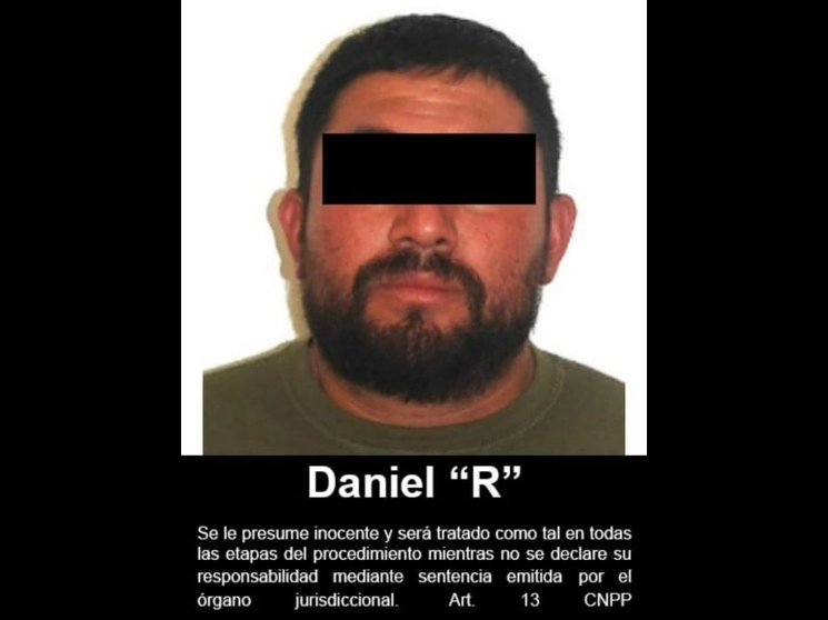 La Fiscalía General de la República (FGR) detuvo en una plaza comercial del sur de la Ciudad de México a Daniel “R”, alias el Cochiloco, acusado por el delito de secuestro agravado. Foto cortesía de la FGR 