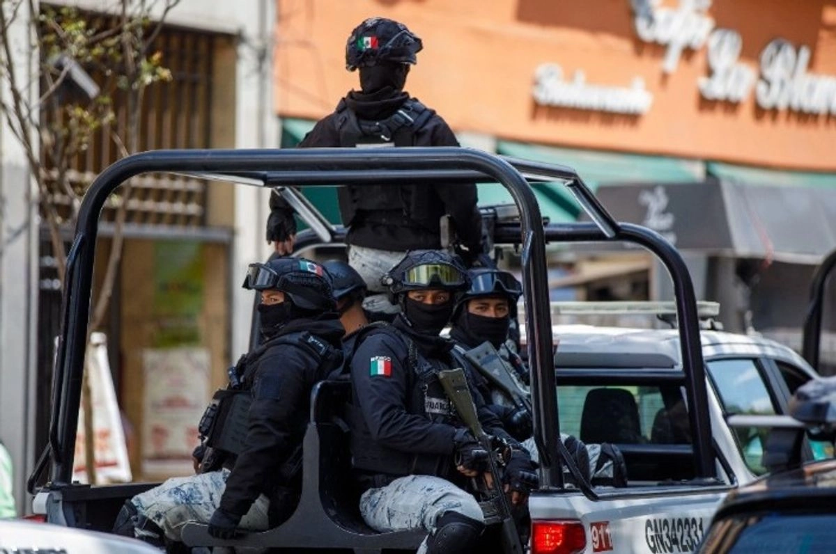 Elementos de la Secretaría de Seguridad y Protección Ciudadana durante un operativo en la Ciudad de México.