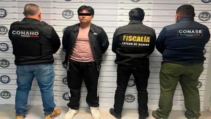 La orden de detención fue cumplimentado por elementos de la Fiscalía del Estado de México, de la Comisión para la Atención del Delito de Homicidio Doloso y la Coordinación Nacional Antisecuestro y Delitos de Alto Impacto. Imagen tomada de https://x.com/SSPCMexico