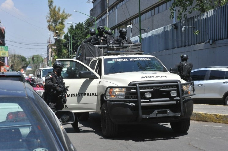 El 6 de marzo de 2019 fue trasladado Luis Felipe "P", identificado por la FGR como uno de los hijos del fallecido líder del llamado ‘cártel’ de Tláhuac, Felipe de Jesús Pérez Luna, 'El Ojos', al Reclusorio Sur en medio de un fuerte operativo policial. Foto Cuartoscuro / Archivo