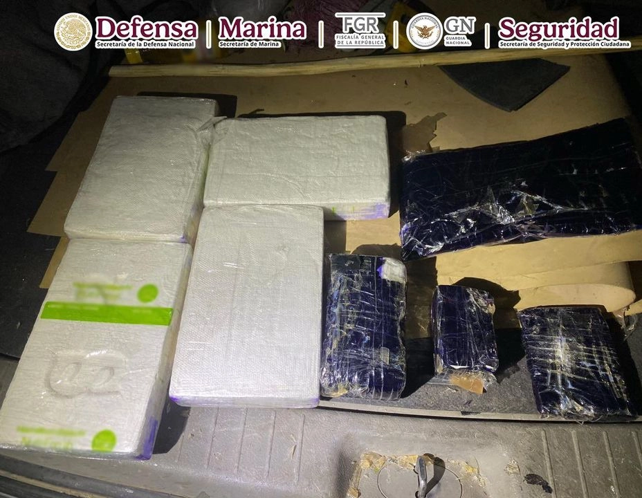 En seguimiento a trabajos de investigación para evitar el tráfico de drogas en Sonora, fue detenido un hombre que transportaba más de 4 kilogramos de fentanilo. Imagen tomada de 