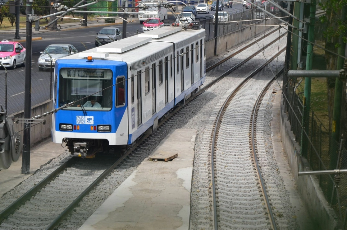 Elementos de la SSC detuvieron a un hombre presuntamente por hacer tocamientos a una mujer que viajaba en el Tren Ligero, en la alcaldía Coyoacán. Foto Cuartoscuro / Archivo 