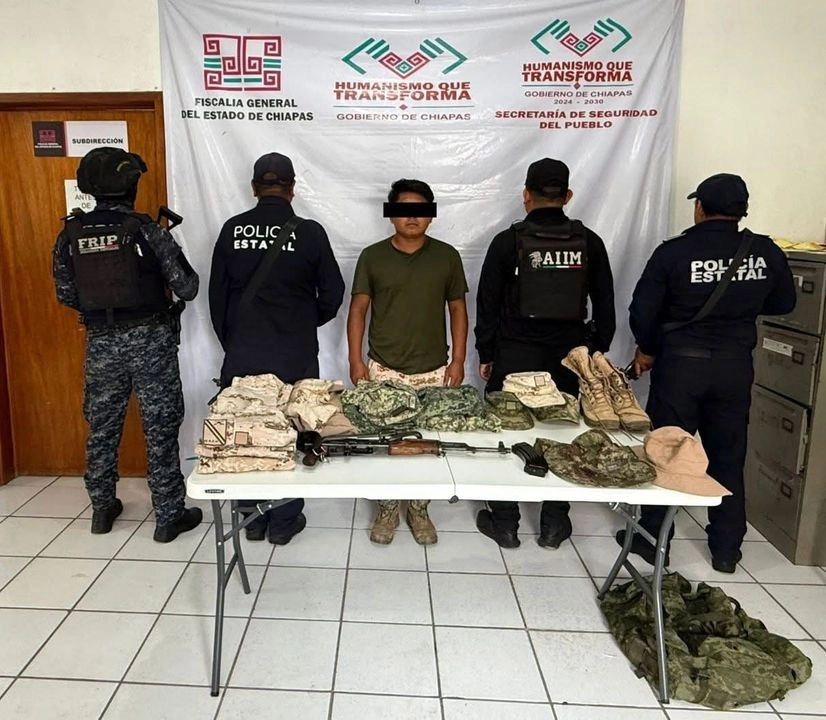 Uno de los posibles autores del asesinato de cinco policías estatales de Chiapas, fue detenido cerca de donde ocurrió el ataque. Foto 