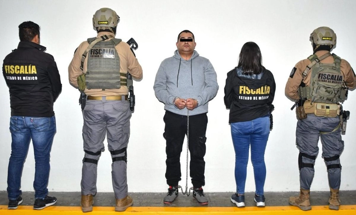 Luis Alberto ‘N’, identificado por la Fiscalía de Edomex como integrante del grupo delictivo 'Los 300' fue detenido por el delito de despojo y extorsión. Foto 