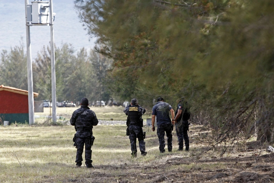 Según una investigación de la CNDH realizada entre 2015 y 2016, elementos de la Policía Federal "ejecutaron de manera arbitraria" a 22 de los 42 civiles muertos en el enfrentamiento ocurrido en el Rancho del Sol. Foto Cuartoscuro / Archivo