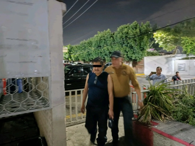 Un policía de Ecatepec fue detenido y se busca a dos más por extraer objetos de una bodega con sellos de la FGJEM. Foto FGJEM