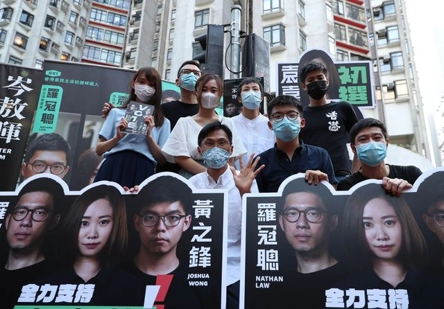 Hasta 50 figuras de la oposición de Hong Kong fueron arrestadas el 6 de enero de 2021 bajo una nueva ley de seguridad nacional. Foto Afp