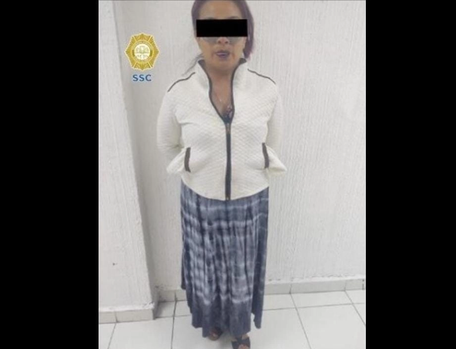 A la detenida se le aseguraron el insecticida junto con las piezas de joyería. Foto SSC