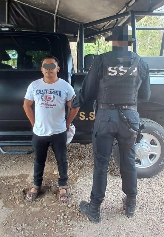 El ciudadano, Marcos V. M., de 35 años, originario de Chiapas, iba acompañado de una menor de 17 años, en un vehículo con placas de esa entidad. Foto La Jornada.