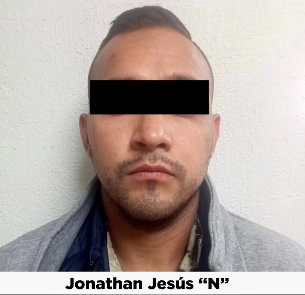 Un instructor del Colegio Militarizado Aztlán fue detenido por su presunta responsabilidad en el homicidio de un alumno. Foto Fiscalía Edomex
