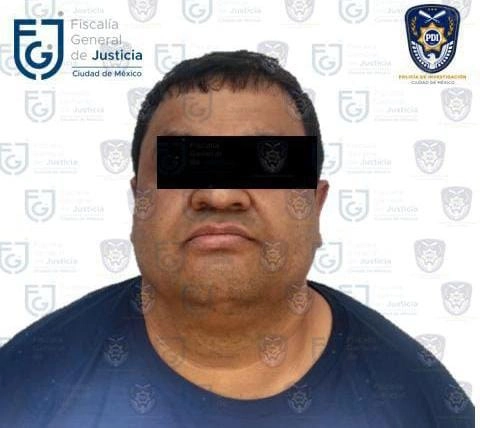 Policías de Investigación cumplimentaron una orden de aprehensión contra el presunto líder del grupo delictivo ‘Los Porkys de Bogotá’. Foto FGJCDMX