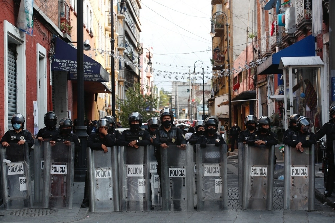 Imagen de archivo de un operativo en la zona céntrica donde opera la Unión Tepito. Foto Víctor Camacho/Archivo