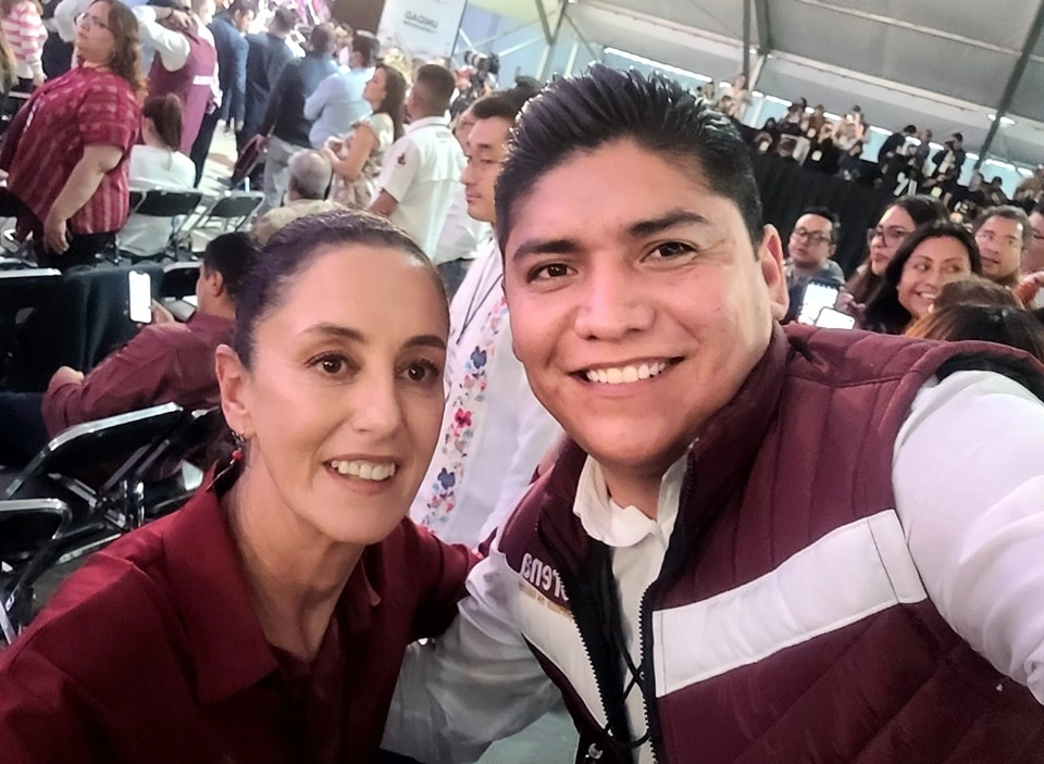 El regidor segundo del Ayuntamiento de Sayula, Abimael “N”, sostendría una reunión con diputados locales y funcionarios de la Secretaría de Gobierno de Veracruz para solicitar que sea intervenido el municipio ante la ingobernabilidad que existe. Foto tomada de www.facebook.com/MerinoAbimael