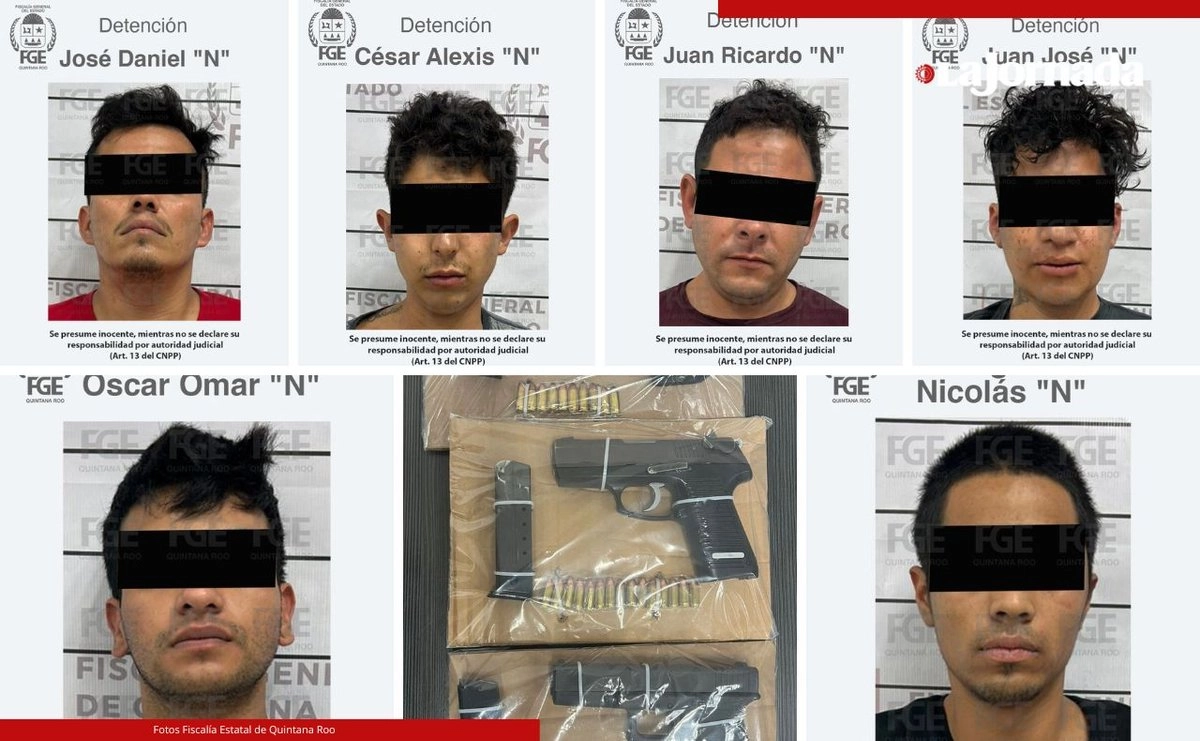 Seis de los siete detenidos y armas que les fueron confiscadas al momento de la detención. 