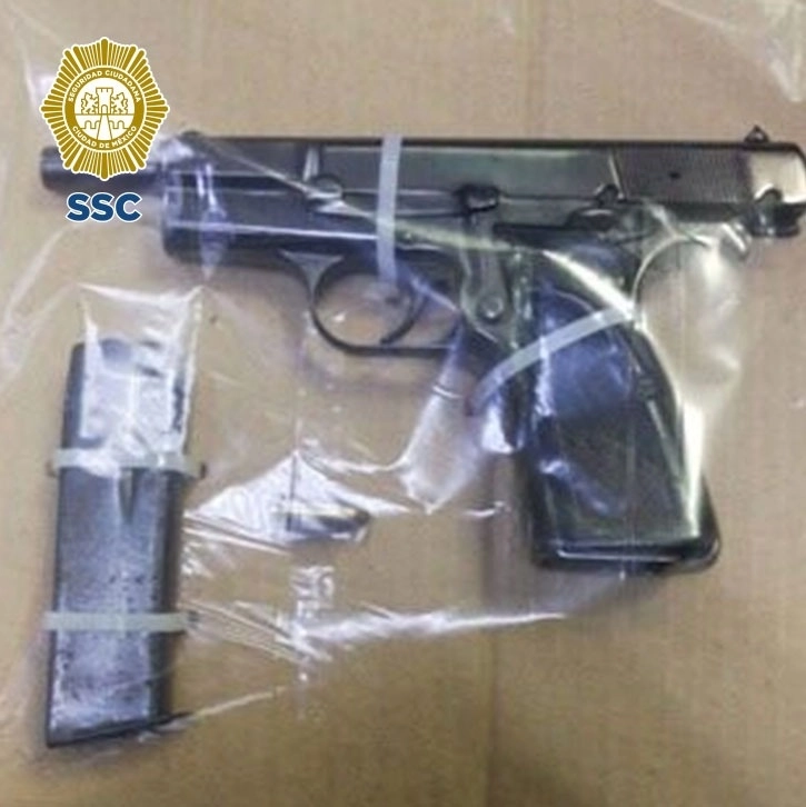 Al detenido, de 18 años, se le encontró un arma de fuego con un cartucho útil. Foto SSC