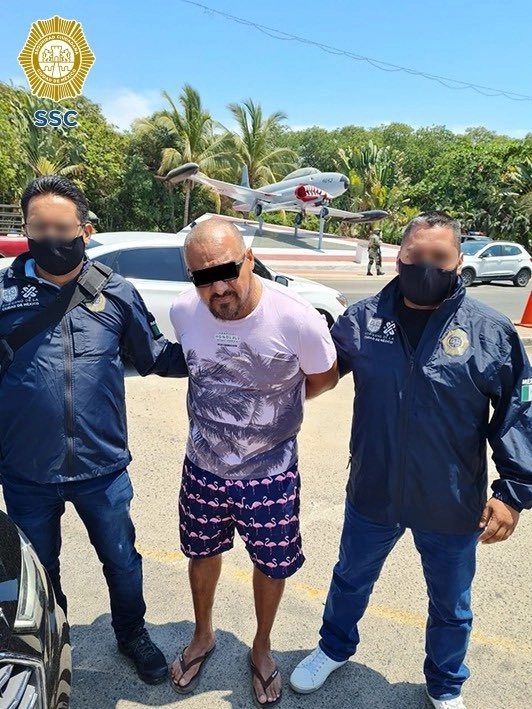 Momento de la detención en Acapulco. Foto @OHarfuch 