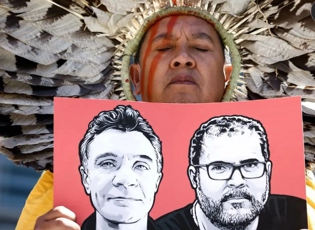 El priodista británico Dom Phillips y el indigenista brasileño Bruno Pereira fueron asesinado en la Amazonia en 2022. Foto Afo/Archivo