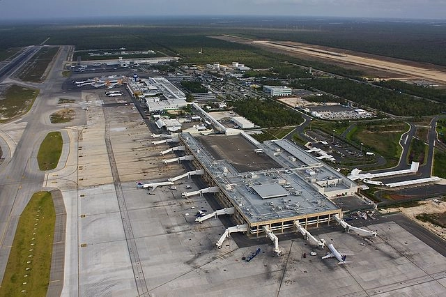 Aeropuerto Internacional de Cancún en imagen de archivo. Foto tomada de redes sociales