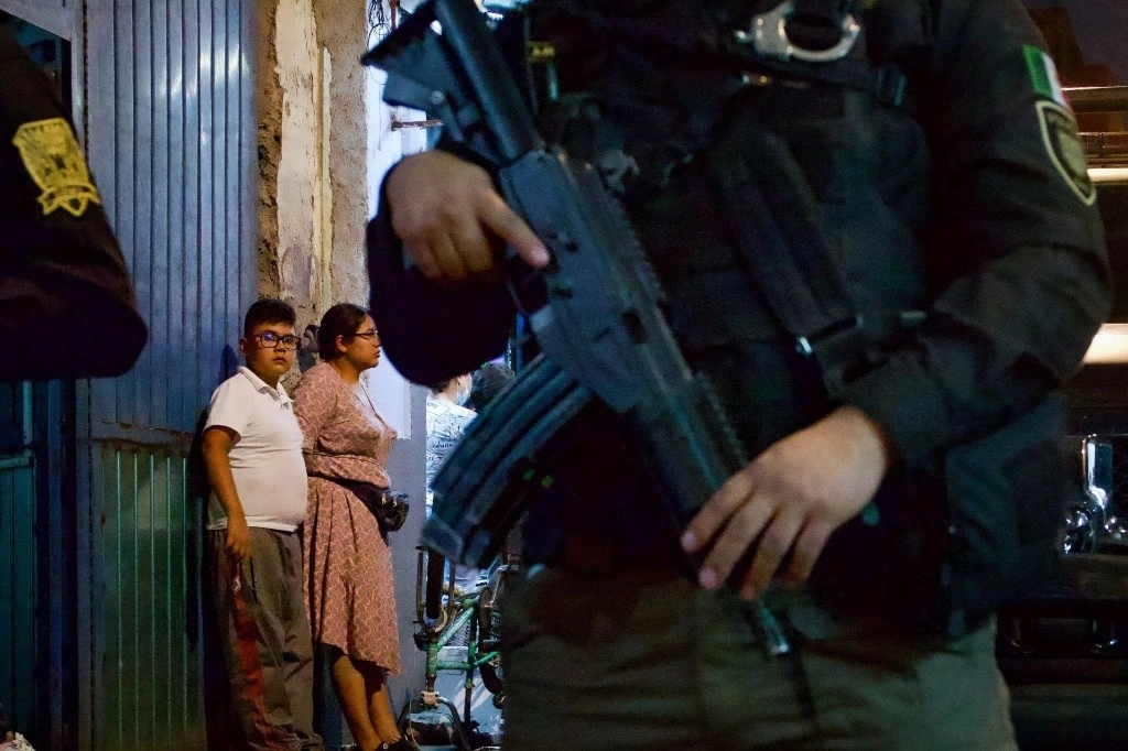 Una mujer fue detenida en la colonia Doctores de la CDMX por segunda ocasión, señala de participar en una red de robo y trata de menores. Foto Cuartoscuro/Archivo