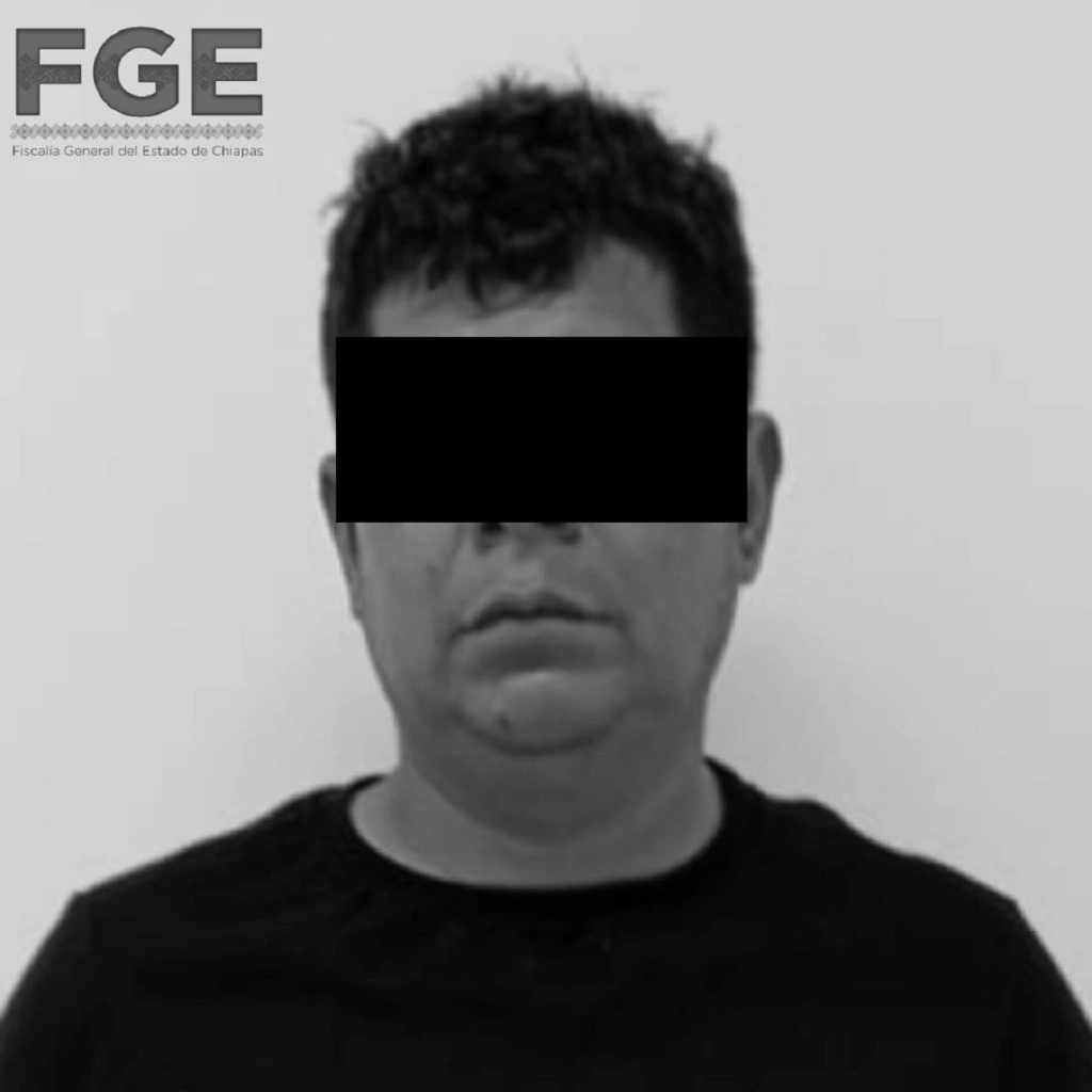 Marcos “N”, ex integrante del grupo de autodefensas ‘El Machete’, fue detenido en una operación conjunta entre Sedena, GN y Policía Estatal. Foto cortesía FGE de Chiapas