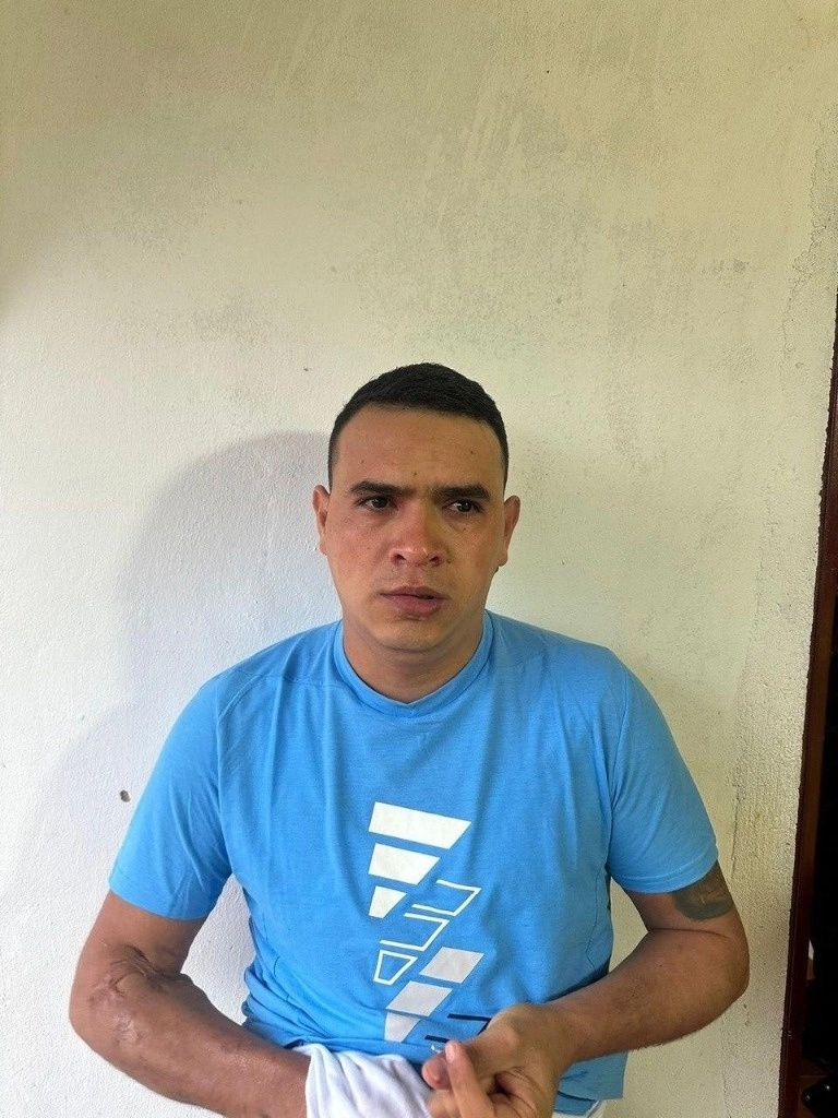 Lorca Salazar es solicitado por Venezuela por lo que cuenta con notificación roja de Interpol y se ofrecía por su captura una recompensa de hasta 50 mil dólares, precisó en el Ministerio de Defensa colombiano un mensaje de la red social X. Foto @petrogustavo