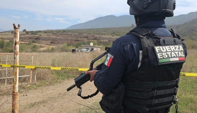 Un agente de la Fuerza Estatal de Seguridad Ciudadana de Baja California fue detenido en Estados Unidos con más de 20 kilos de metanfetaminas y 400 litros de fenciclidina, un precursor químico. Foto ‘La Jornada Baja California’ / Archivo