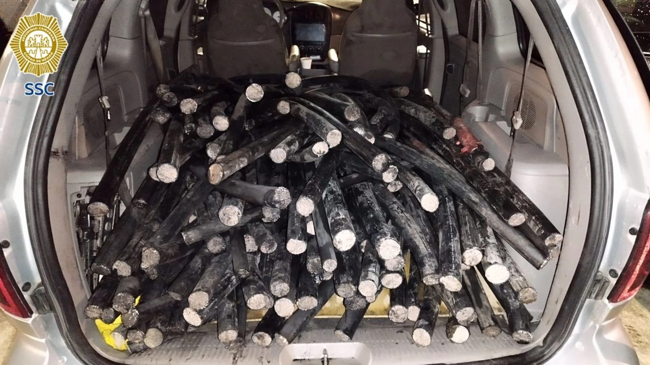 Seis hombres fueron detenidos luego de ser sorprendidos robando cableado telefónico en la colonia San Simón, en la alcaldía Benito Juárez. Foto 