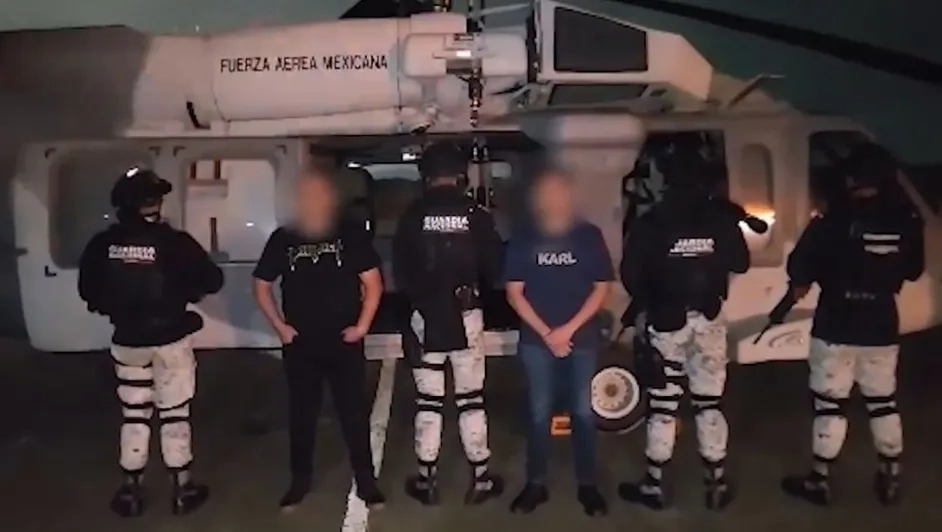 Los detenidos fueron puestos a disposición ante la Fiscalía Especializada en Materia de Delincuencia Organizada (FEMDO). Foto tomada de X.