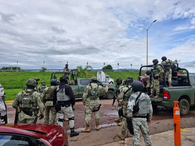En acción conjunta, detienen a policías municipales de Maravatío, Michoacán